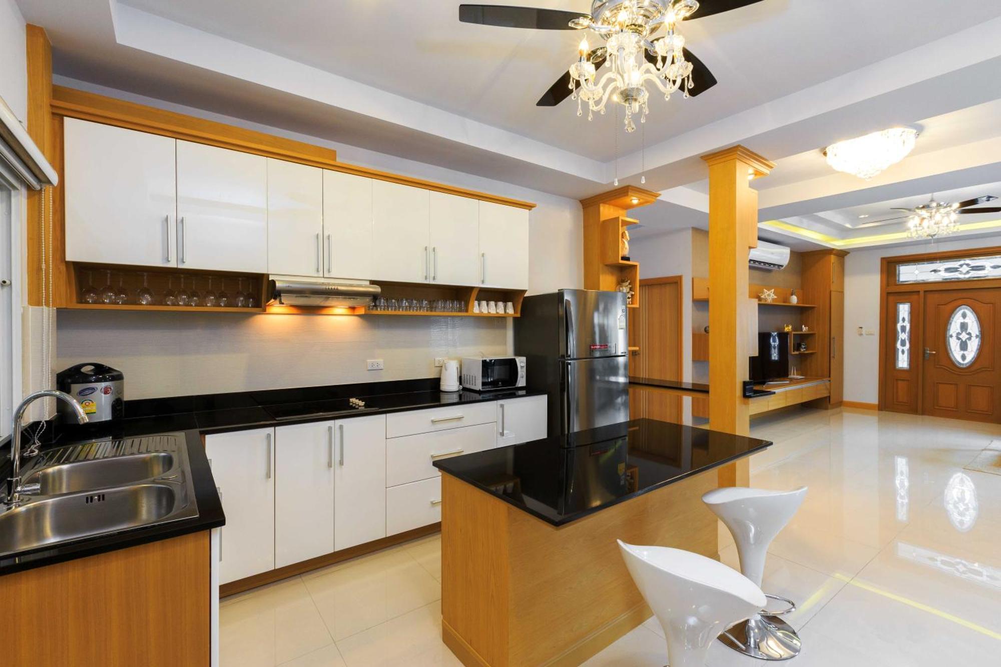 Pattaya Private Villa - Pool,Sauna,Snooker,Bbq 外观 照片